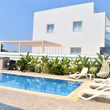 Kolibri- Mythical Sands Villa Paralimni